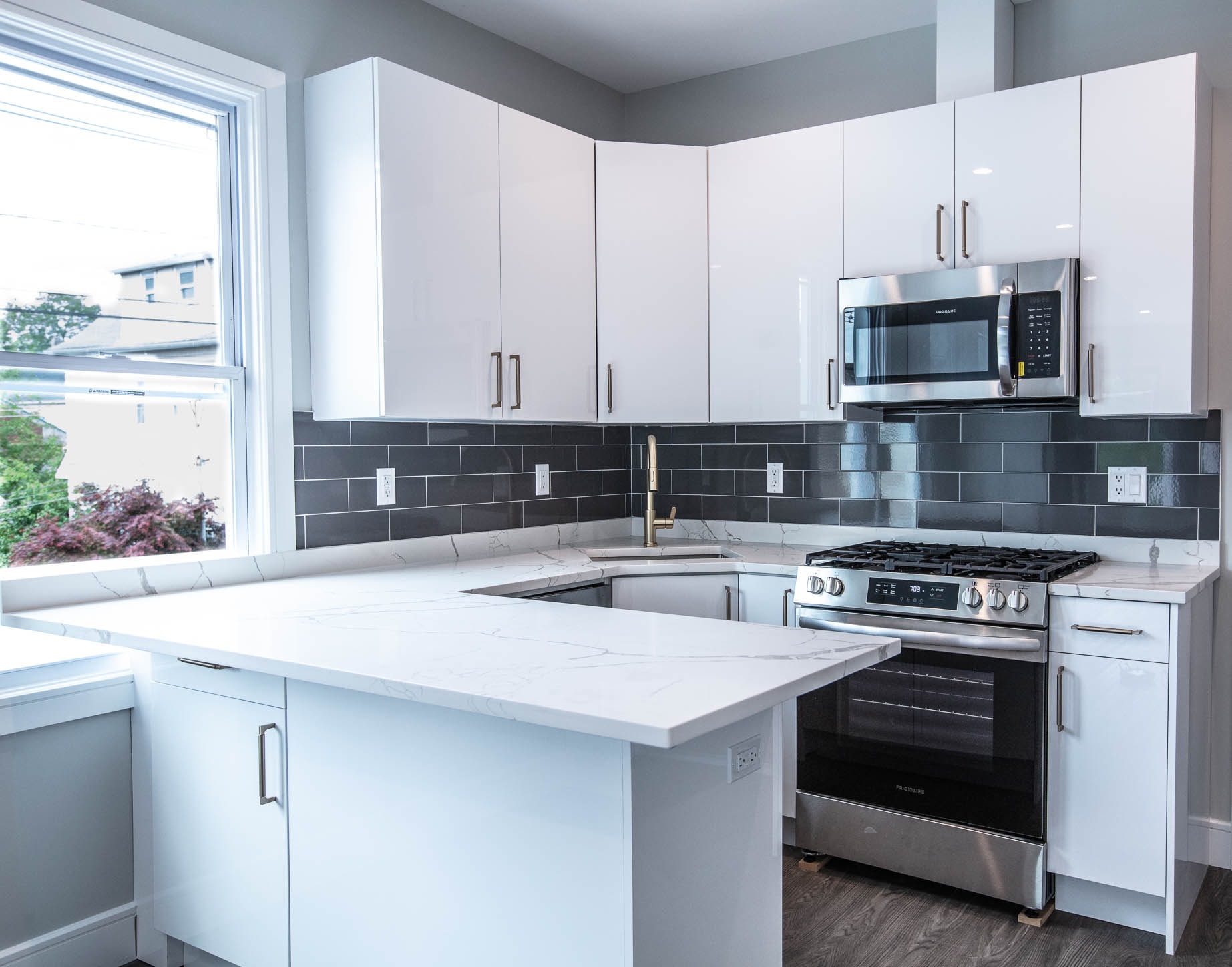 Contemporary White Kitchen Renovation
