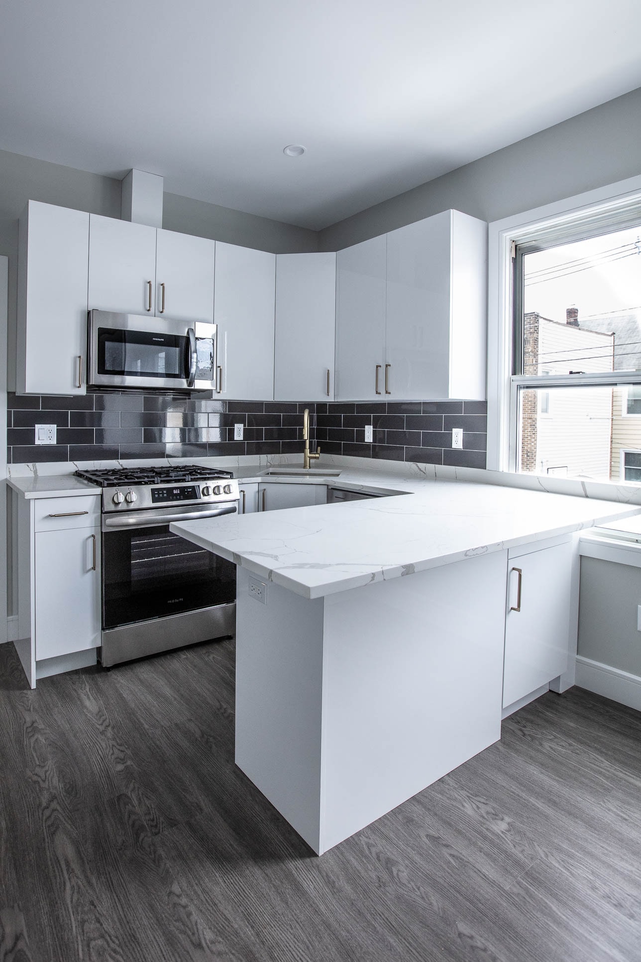 White Manhattan kitchen renovation